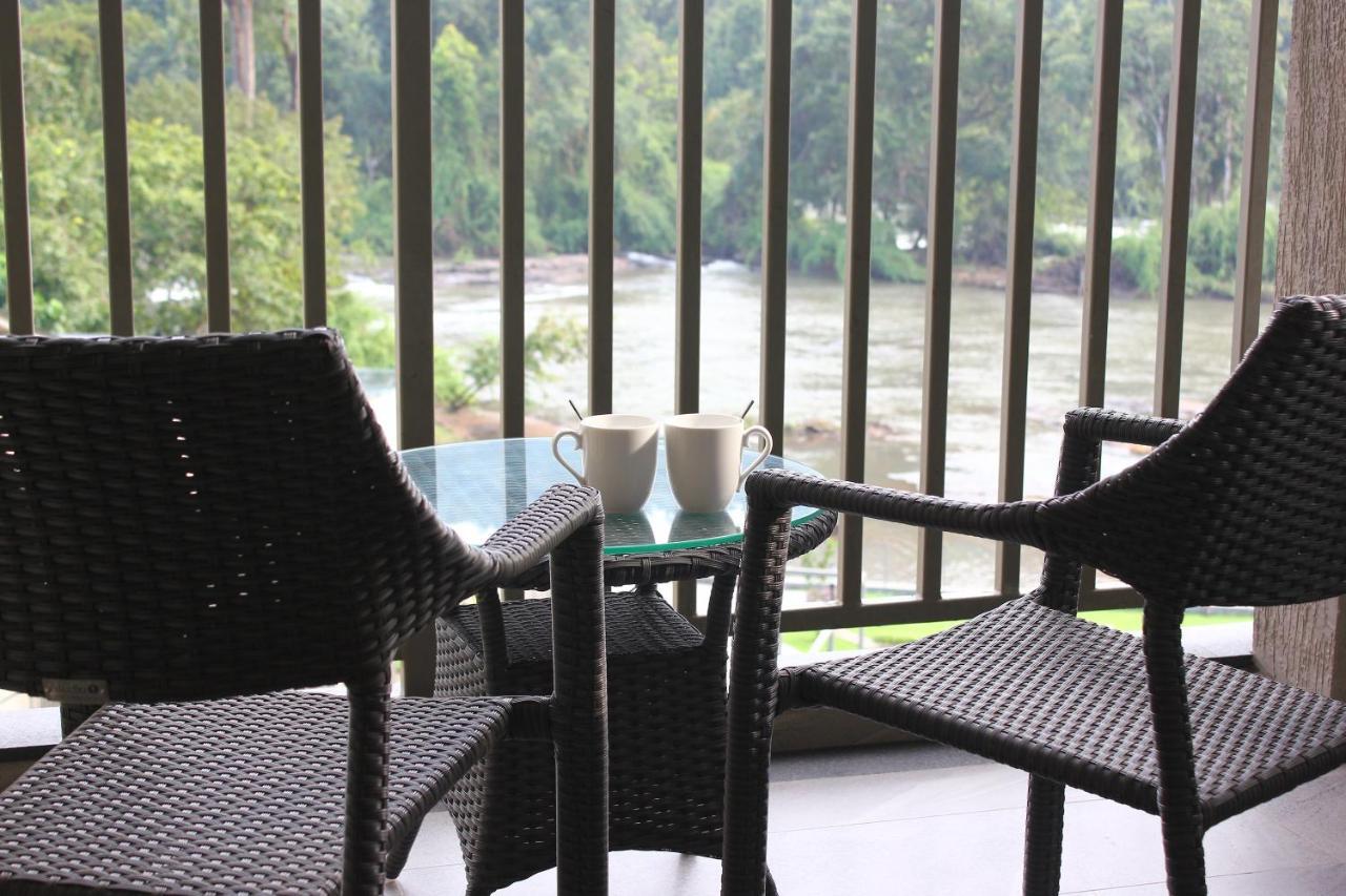 Niraamaya Retreats Samroha Athirappilly 外观 照片