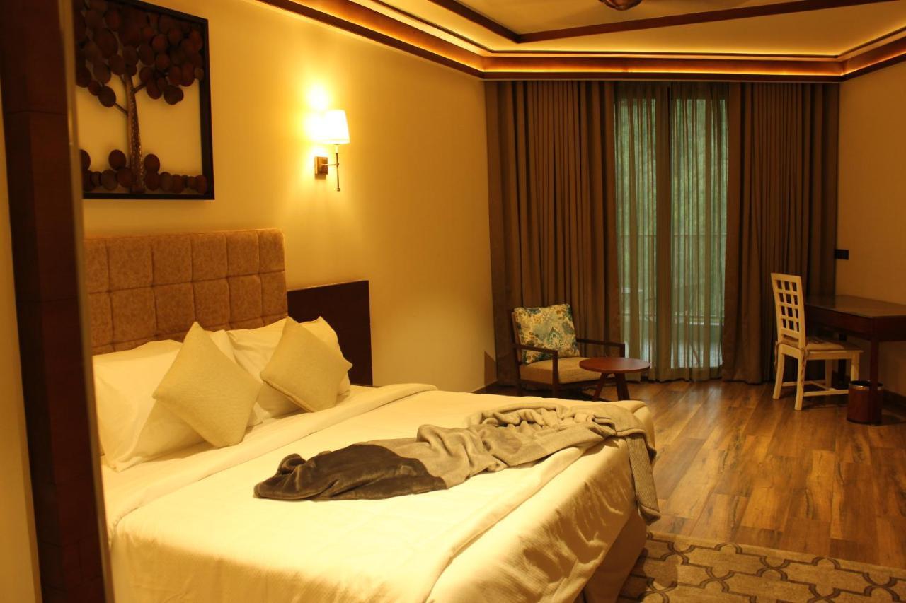 Niraamaya Retreats Samroha Athirappilly 外观 照片